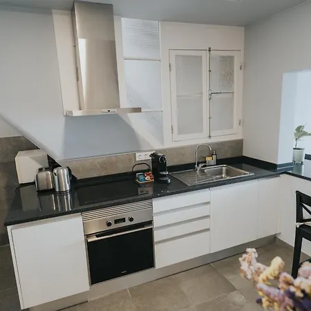 Pico Apartment's *