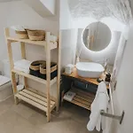 Pico Apartment's Apartment *
