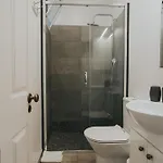 Pico Apartment's Apartment *