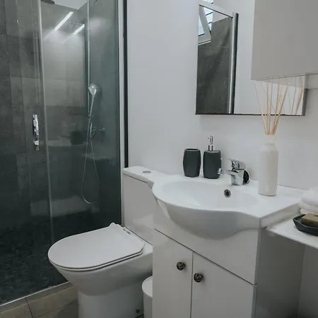 Pico Apartment's Apartment *