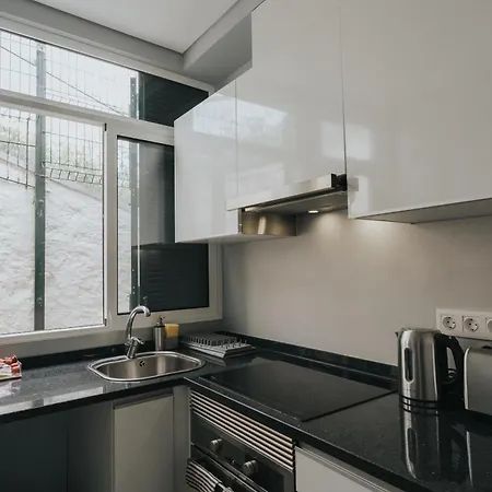 Pico Apartment's *