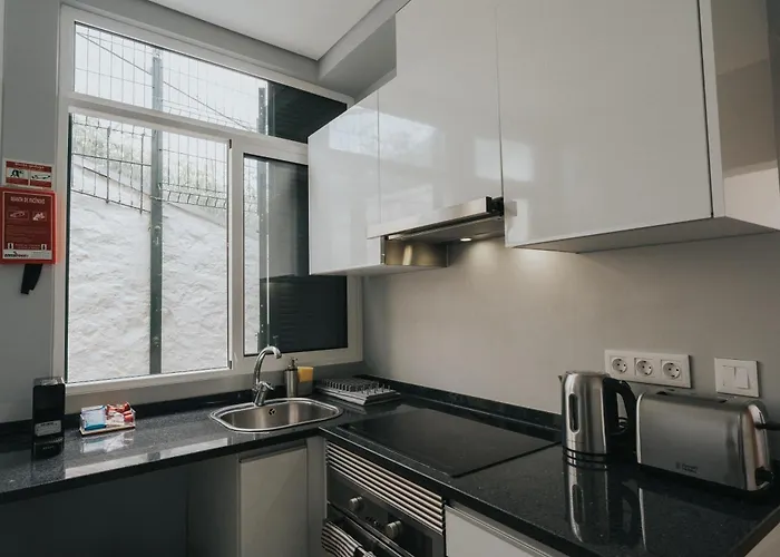 Pico Apartment's *